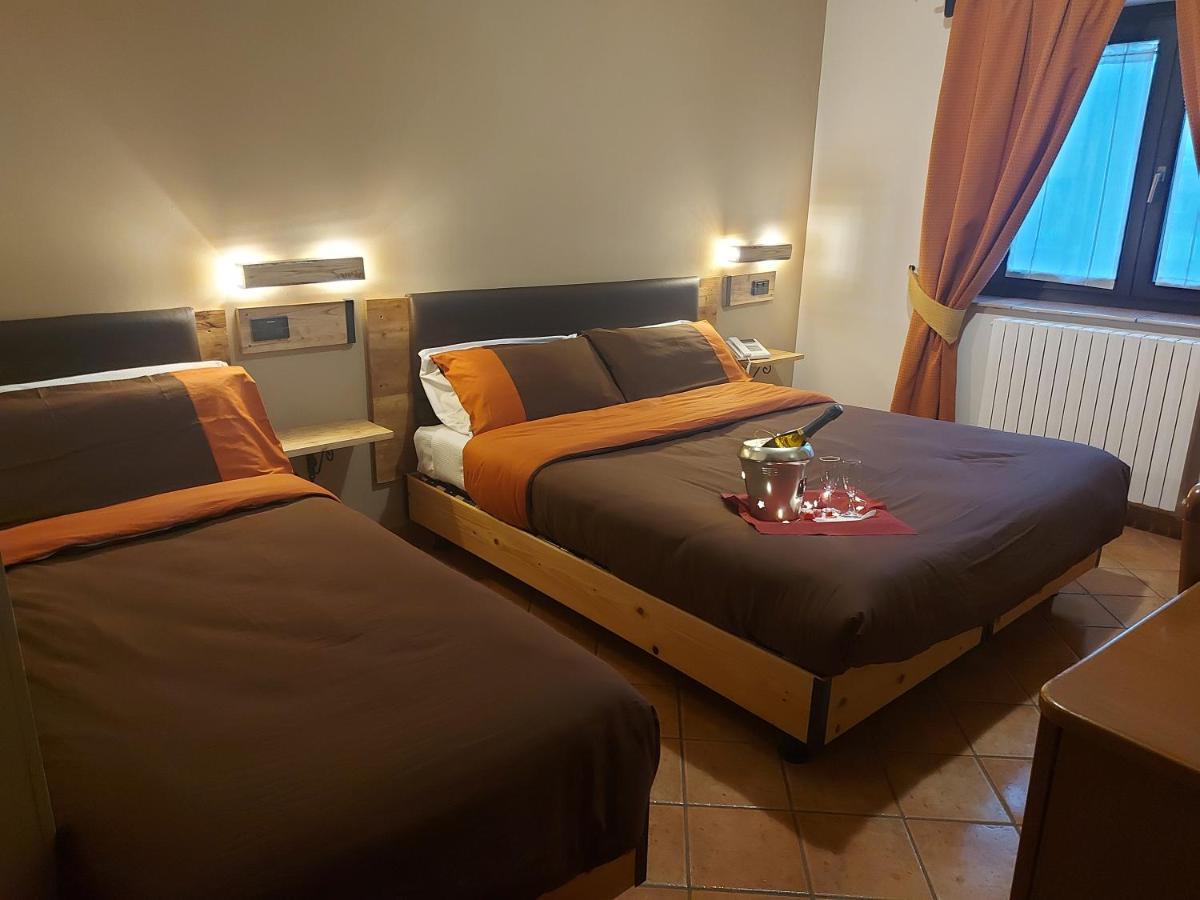 Hotel Altopiano Delle Rocche 로카디메조 외부 사진