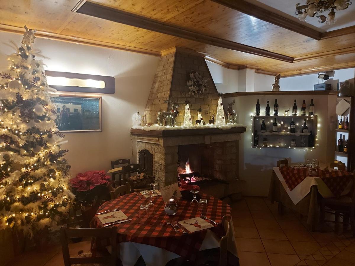 Hotel Altopiano Delle Rocche 로카디메조 외부 사진
