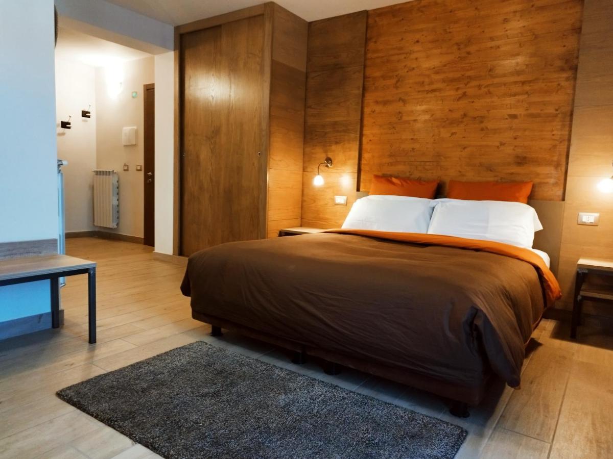 Hotel Altopiano Delle Rocche 로카디메조 외부 사진