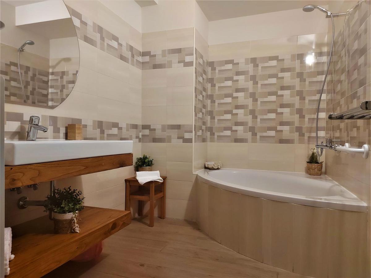 Hotel Altopiano Delle Rocche 로카디메조 외부 사진